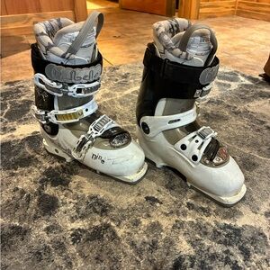 Dalbello “Rayas” Women's Ski Boots